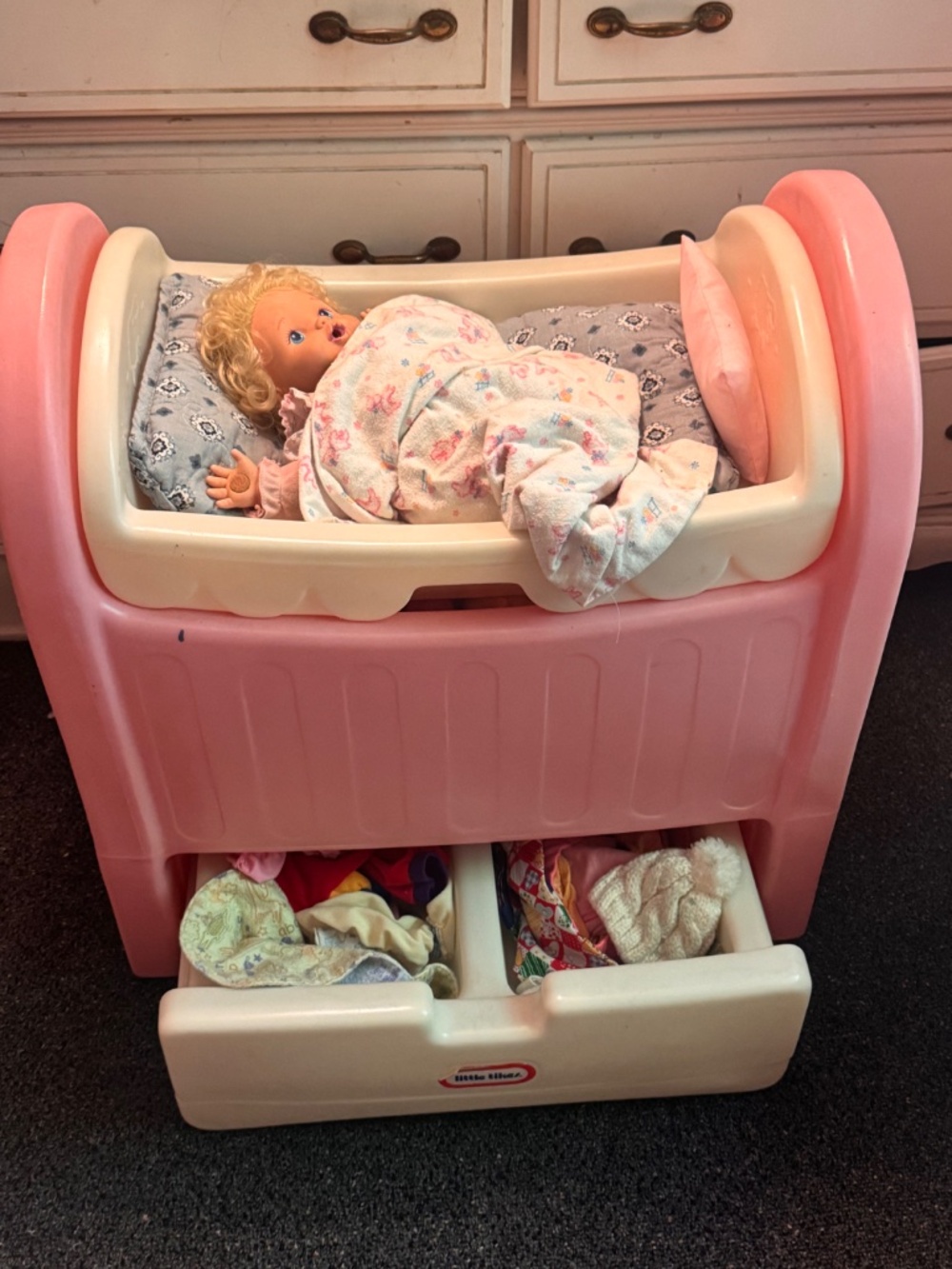 Vintage little tikes pretend play crib nursery doll kids room doll furniture